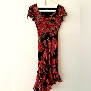 NWOT floral rayon crinkle midi dress red rose asymmetrical flouncy V-Neck 10